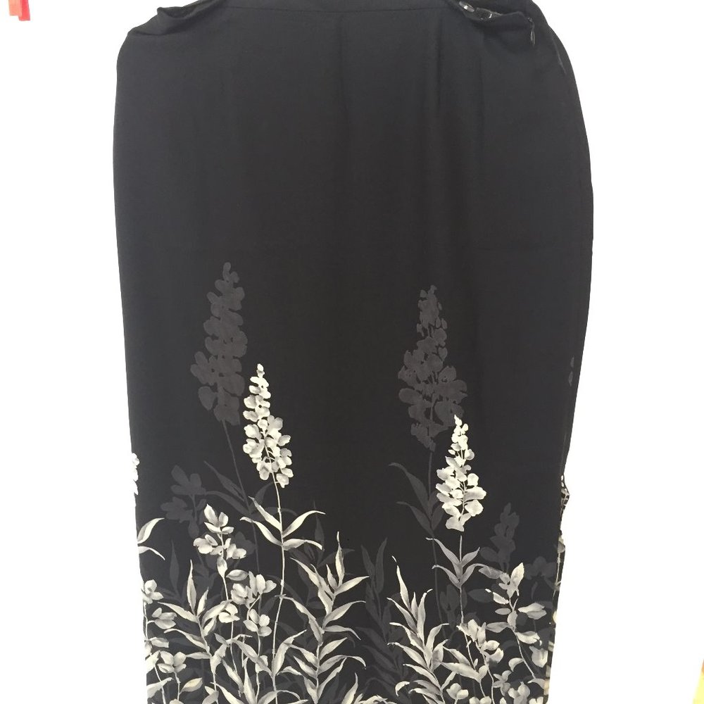 Chaus Collection Skirt